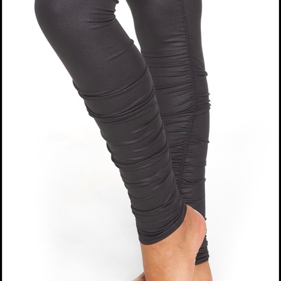 Alo Yoga Idol Leggings - Picture 2 of 9